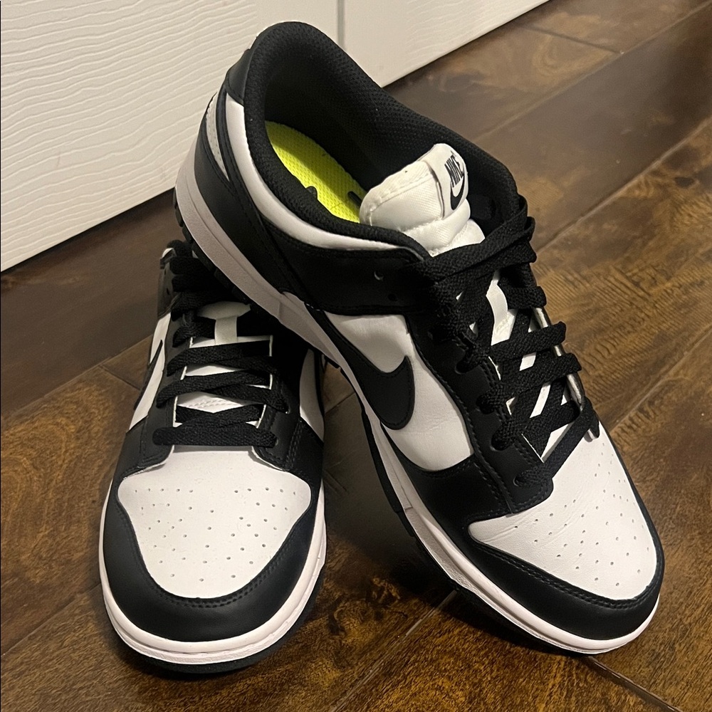 EUC Nike Women’s Dunk Low Next Nature Panda Shoes Size 10
